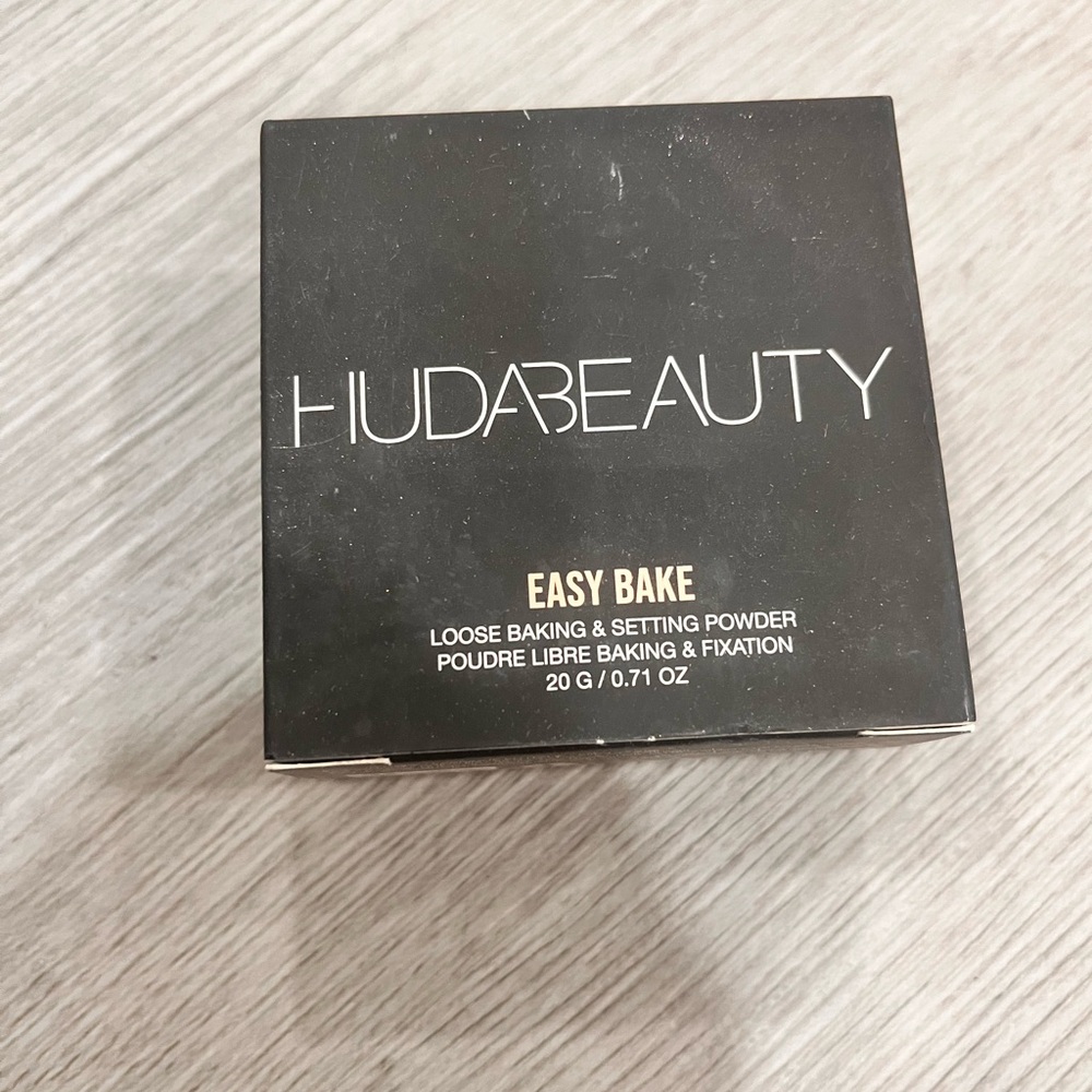 Huda Beauty Easy Bake Loose Baking & Setting Powder kunafa
